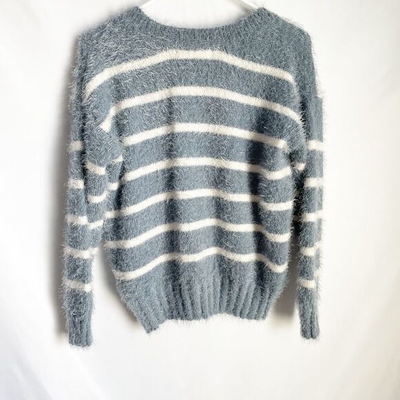 🟢Pink Rose Blue & White Fuzzy V Neck Sweater S - Picture 7 of 7